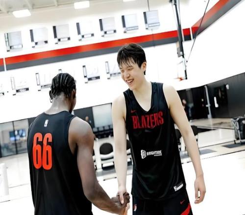 西足总前会,长涉嫌强吻,女球员案件,皇冠体育app下载,皇冠体育官网,澳门皇冠体育,bet皇冠体育在线